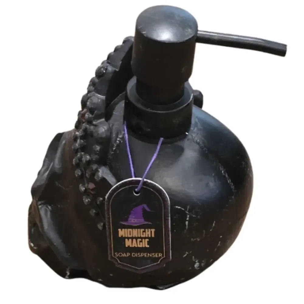Maisey Mae Queen Black Skull Soap Dispenser – NEW